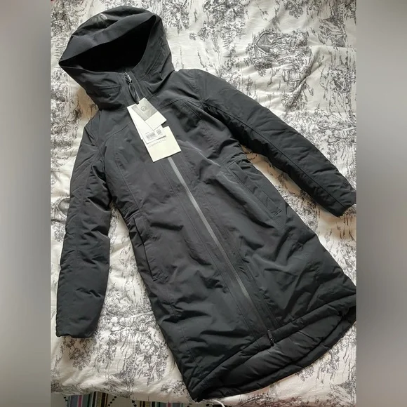 NWT! lululemon Snow Warrior Parka - Size 2 - Picture 7 of 15